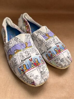 Bobs Garfield & Odie Comic Strip Slip On Shoes.  Size 7